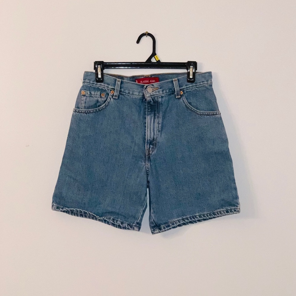 VINTAGE LEVI’S SHORTS CLASSIC FIT JEANS